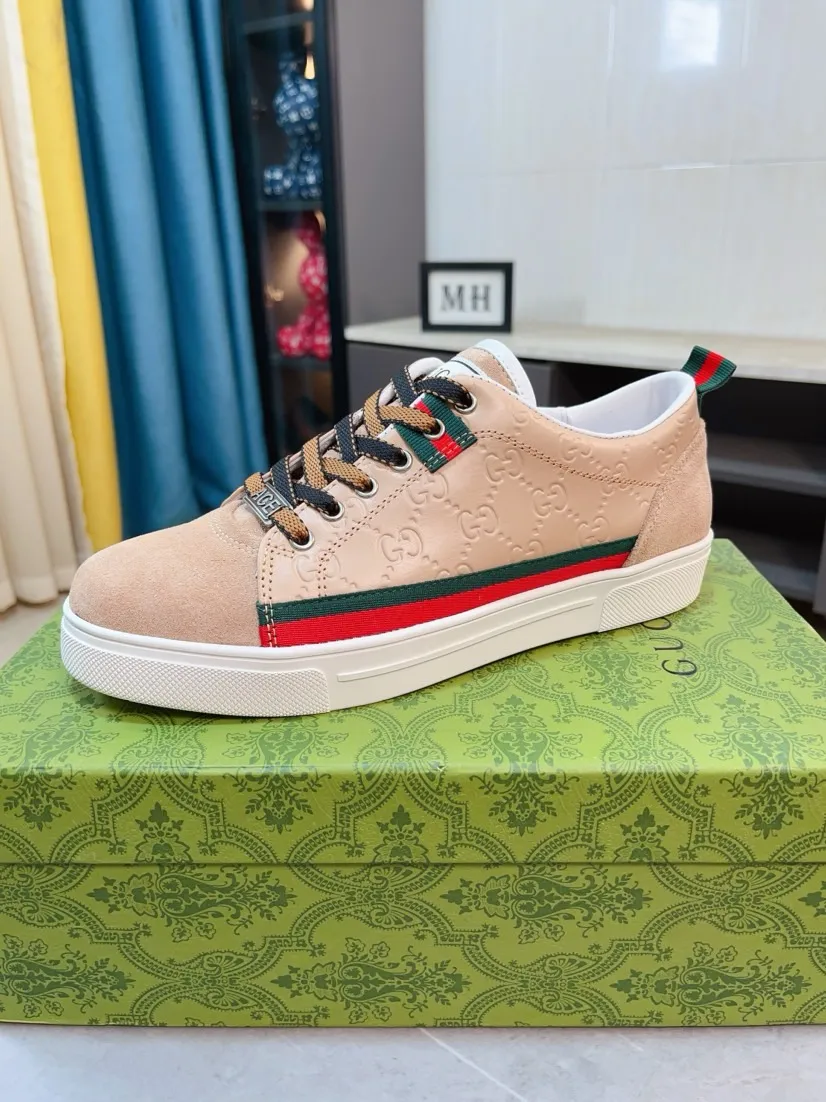 Men's shoes 💰420🌸🌸[GUCCI] Gucci's new spring and summer slip-on loafers with cartoon characters, Fendi F's low-cut trendy men's shoes, 😈The upper is made of Italian 🇮🇹 imported sheep suede with Lafayette embroidered leather, full pigskin lining, original rubber non-slip outsole! The style is high-profile and elegant, and the upper is versatile and fashionable. 🇱🇾🇱🇾A large number of ready-made and reposted pictures will be sold! 38-44,